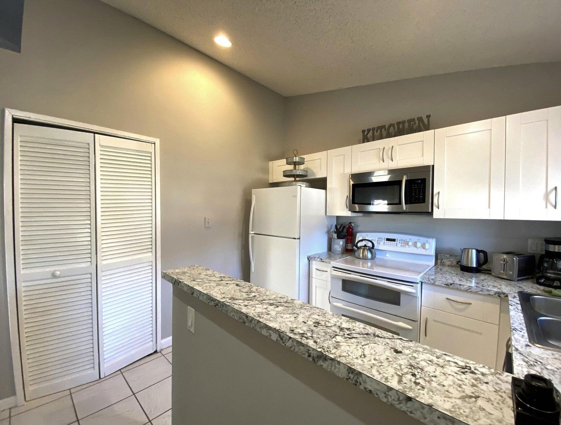 300 NE 42nd Street, Boca Raton, FL 33431 Photo