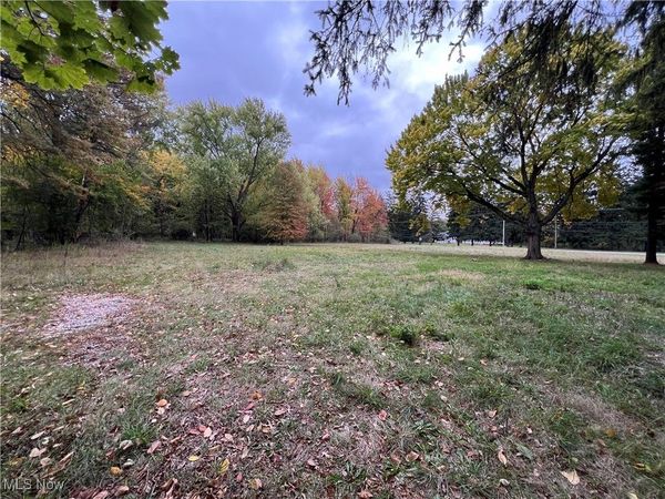 5269 S Raccoon Road, Canfield, OH 44406