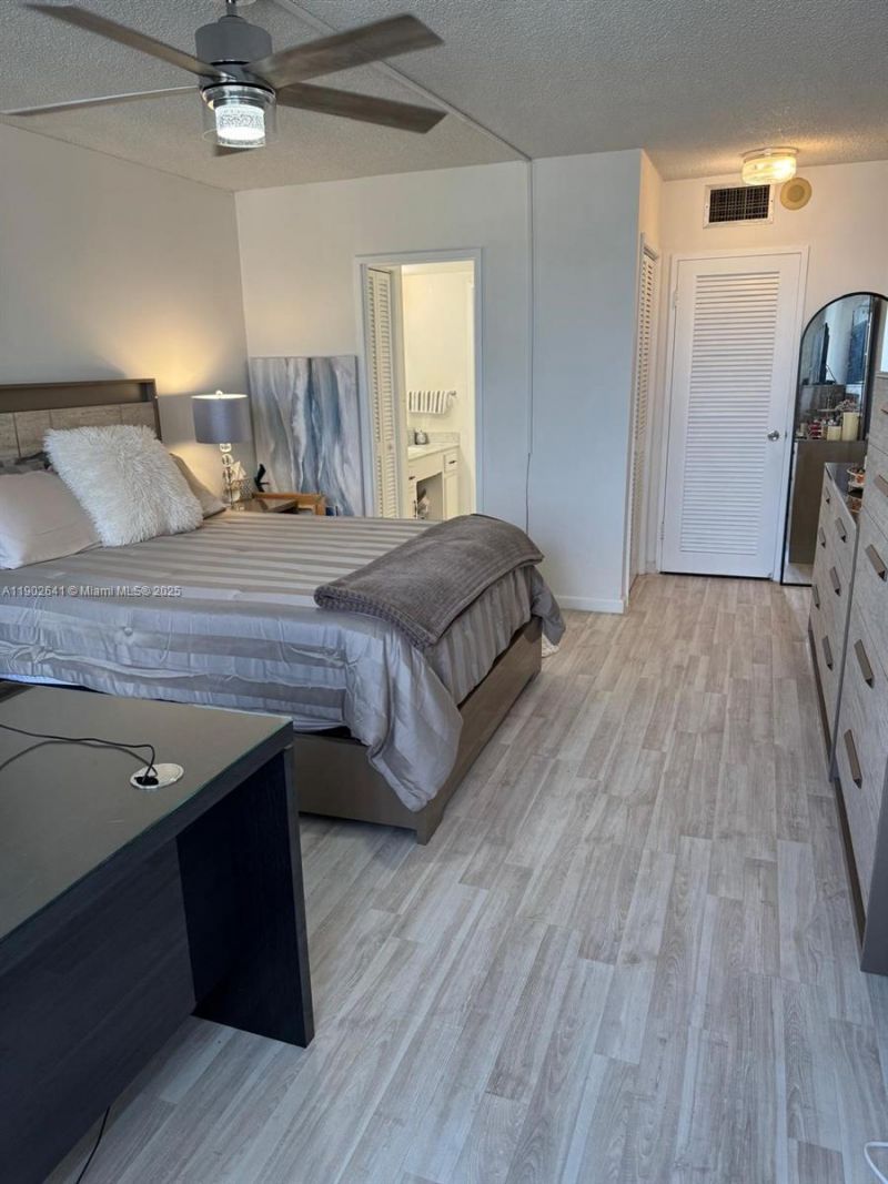 500 Three Islands Blvd, Unit 908, Hallandale Beach, FL 33009 Photo