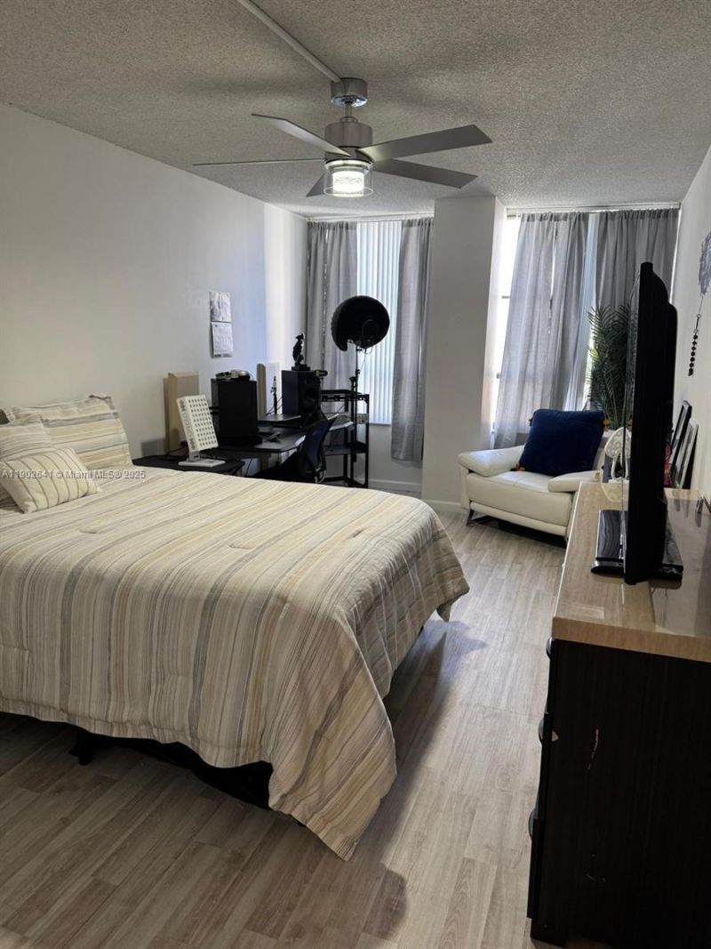 500 Three Islands Blvd, Unit 908, Hallandale Beach, FL 33009 Photo