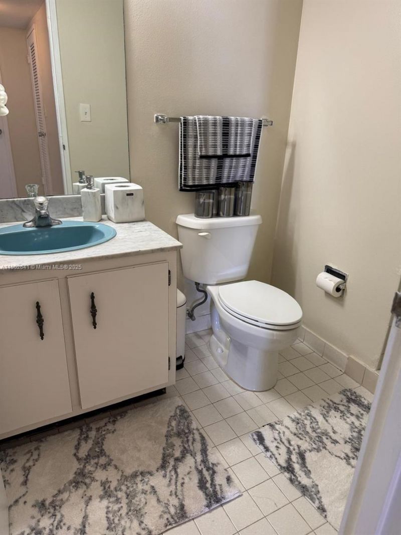 500 Three Islands Blvd, Unit 908, Hallandale Beach, FL 33009 Photo