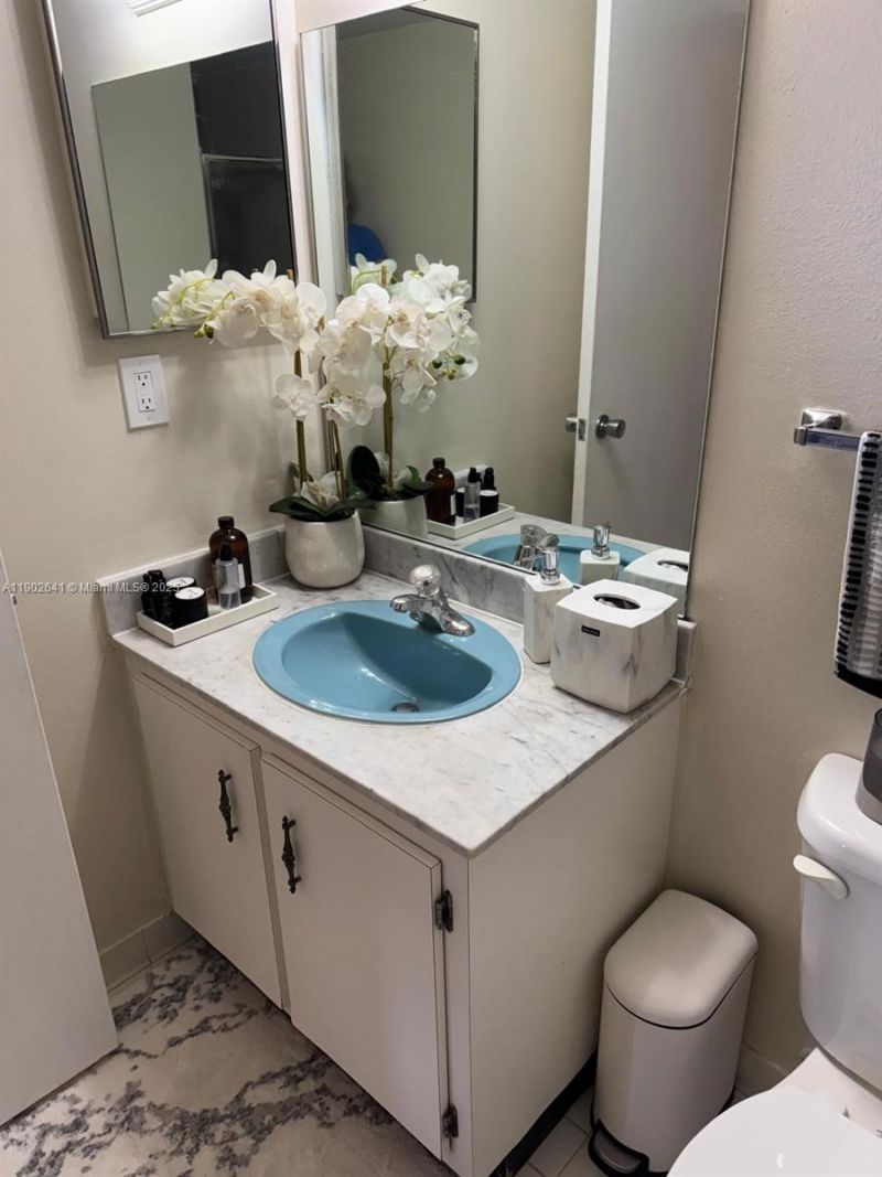 500 Three Islands Blvd, Unit 908, Hallandale Beach, FL 33009 Photo