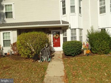 109 HOPKINS COURT, HOLLAND, PA 18966