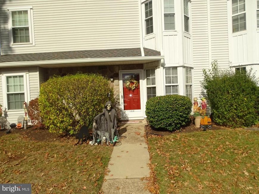 109 Hopkins Court, Holland, PA 18966 Main Photo