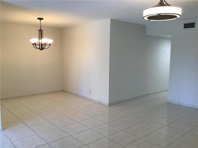 300 Layne Boulevard, Unit 205, Hallandale Beach, FL 33009 Photo