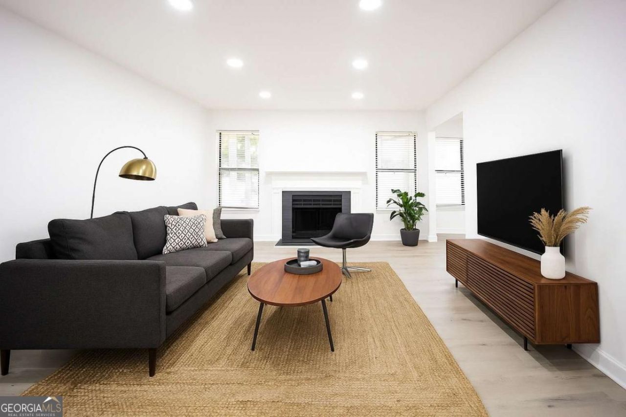 2712 Huntingdon Chase, Atlanta, GA 30350 Main Photo