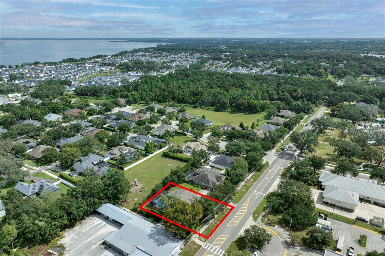 501 E Oakland Avenue, Oakland, FL 34787 Photo