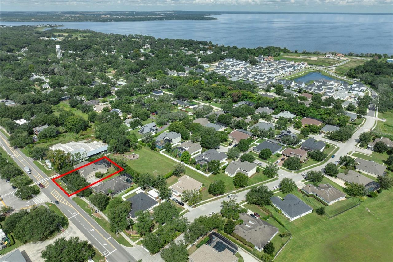 501 E Oakland Avenue, Oakland, FL 34787 Photo