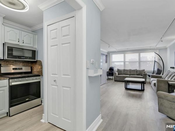 2000 Linwood Avenue 4P, Unit 4P, FORT LEE, NJ 07024