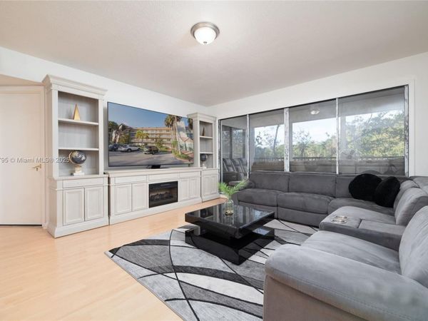1720 Hammock Blvd, Unit 209, Coconut Creek, FL 33063