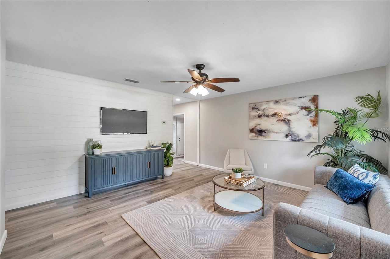 8100 5th Street N, Saint Petersburg, FL 33702 Photo