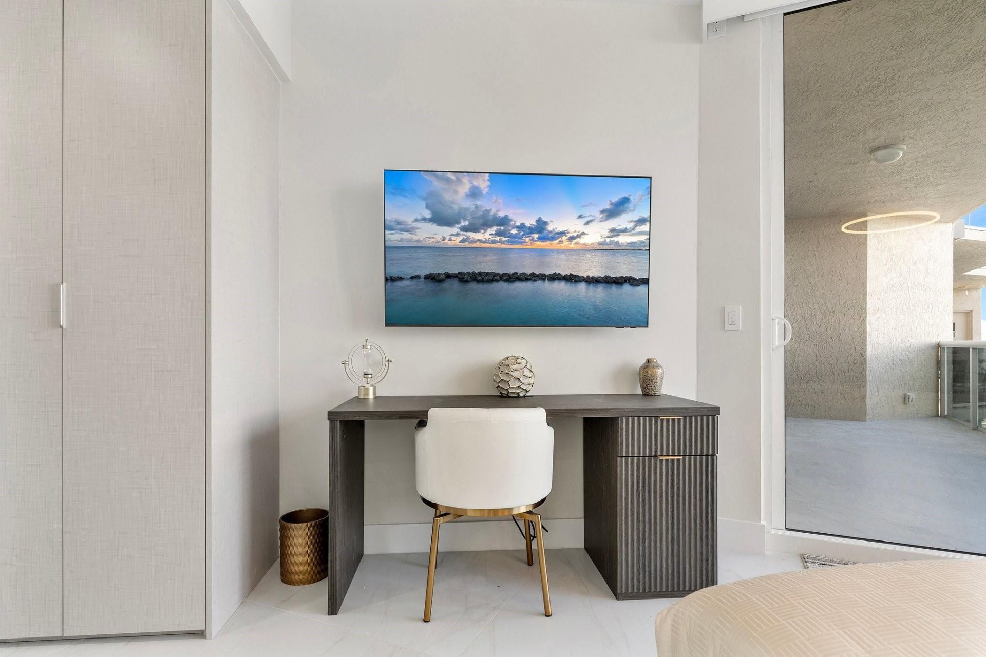 3100 N Ocean Boulevard, Unit 704, Fort Lauderdale, FL 33308 Photo