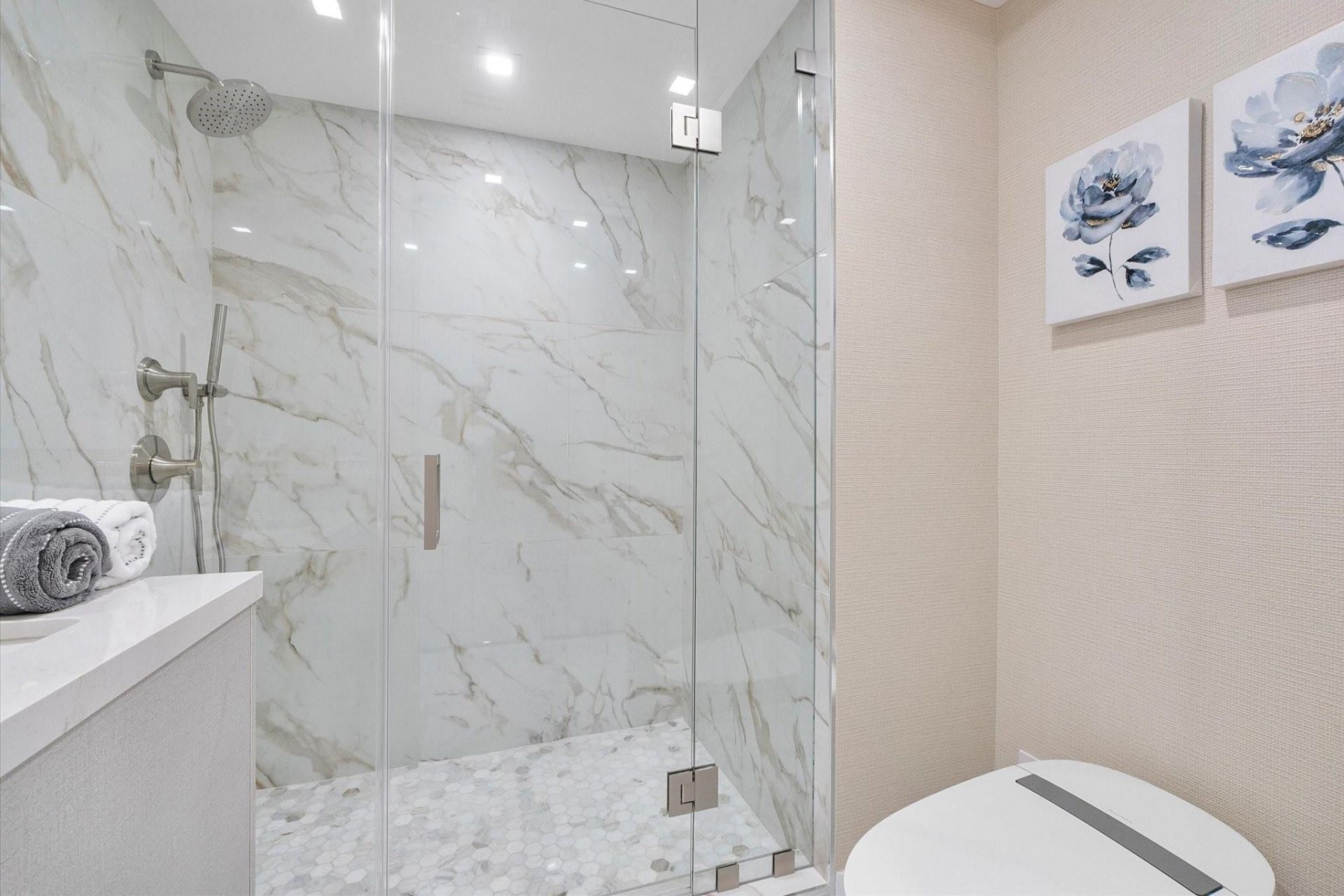 3100 N Ocean Boulevard, Unit 704, Fort Lauderdale, FL 33308 Photo