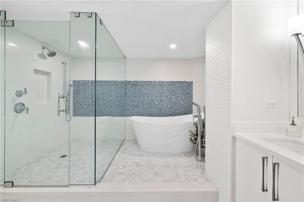 4401 Gulf Shore Blvd N, Unit 1606, Naples, FL 34103 Photo