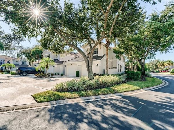 25203 Pelican Creek CIR, Unit 102, BONITA SPRINGS, FL 34134