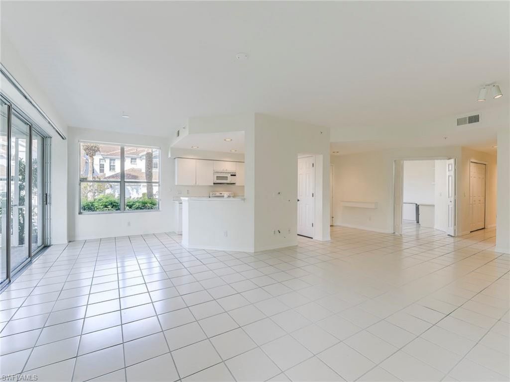 25203 Pelican Creek Cir, Unit 102, Bonita Springs, FL 34134 Photo