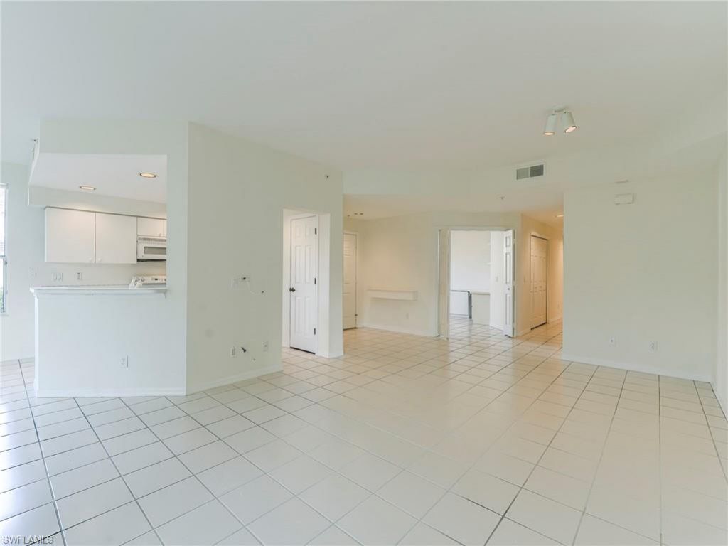 25203 Pelican Creek Cir, Unit 102, Bonita Springs, FL 34134 Photo