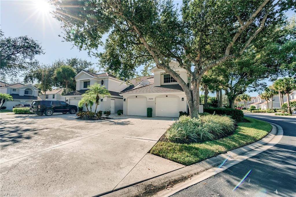 25203 Pelican Creek Cir, Unit 102, Bonita Springs, FL 34134 Photo