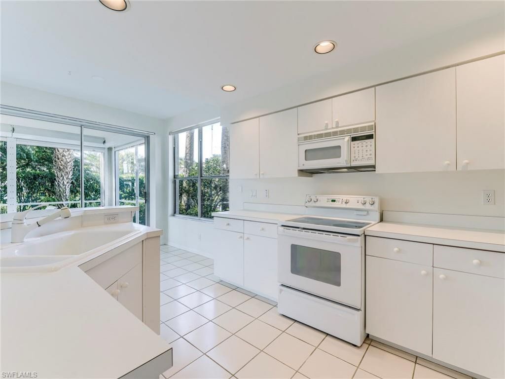 25203 Pelican Creek Cir, Unit 102, Bonita Springs, FL 34134 Photo