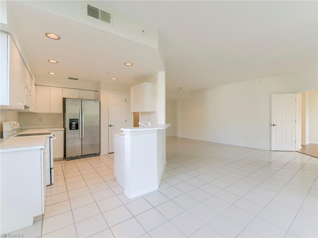 25203 Pelican Creek Cir, Unit 102, Bonita Springs, FL 34134 Photo