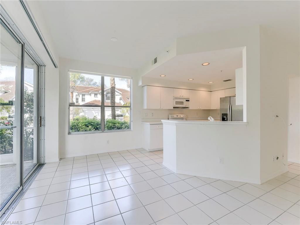 25203 Pelican Creek Cir, Unit 102, Bonita Springs, FL 34134 Photo