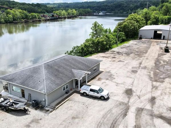 736 Front St, Fredericktown, PA 15333