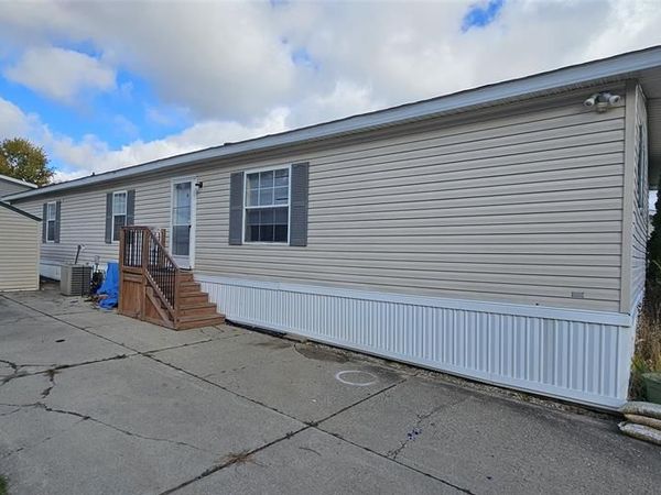 9481 Andrew Court, Springfield Twp, MI 48350