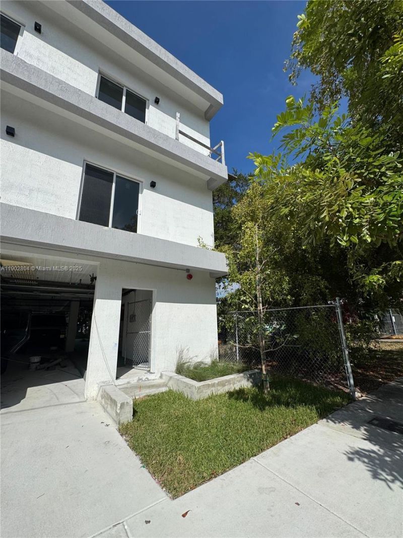 147 NW 59th St, Unit 206, Miami, FL 33127 Photo