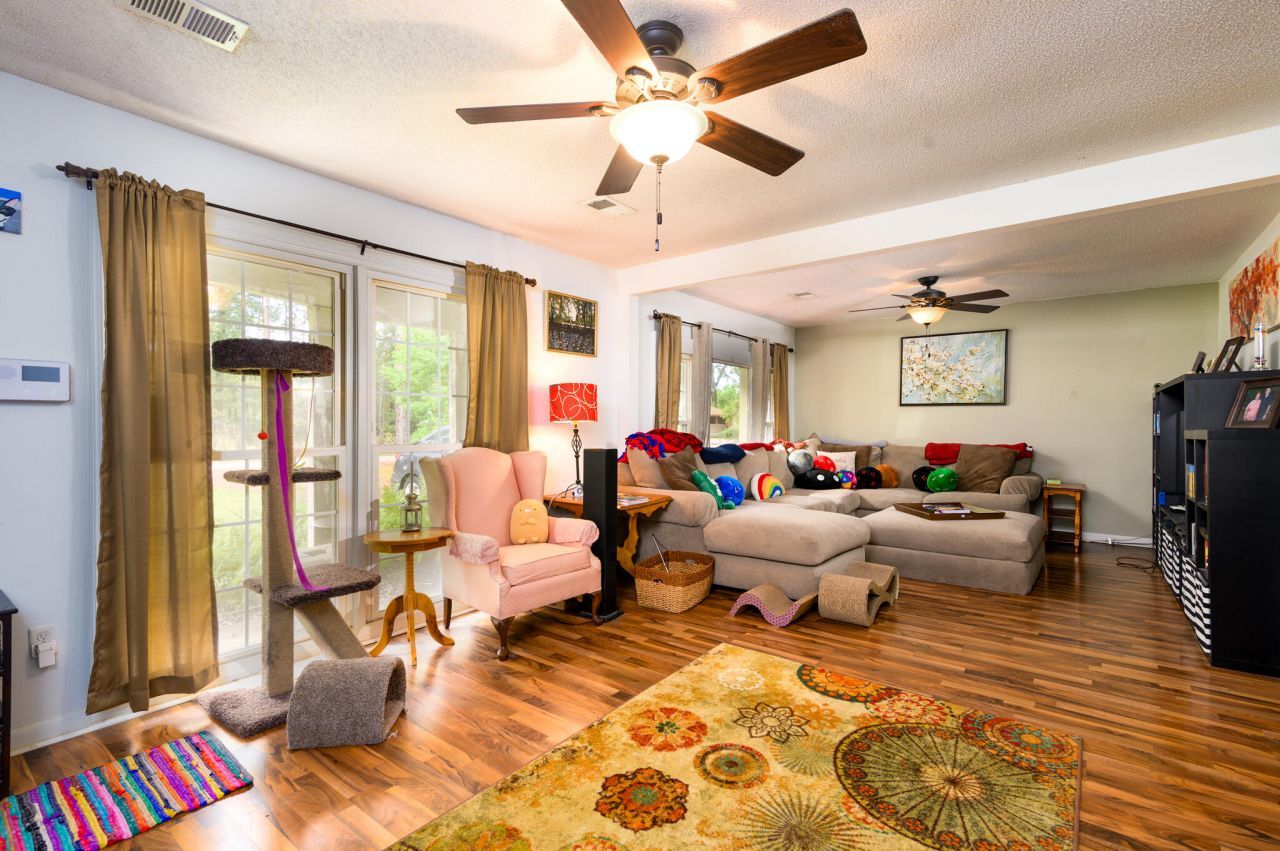 136 Blossom Street Photo 11