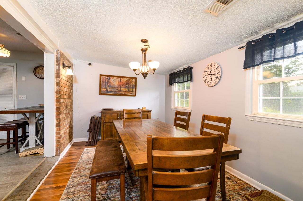 136 Blossom Street Photo 17