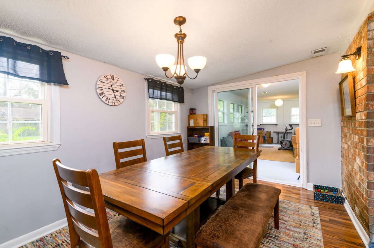 136 Blossom Street Photo 18