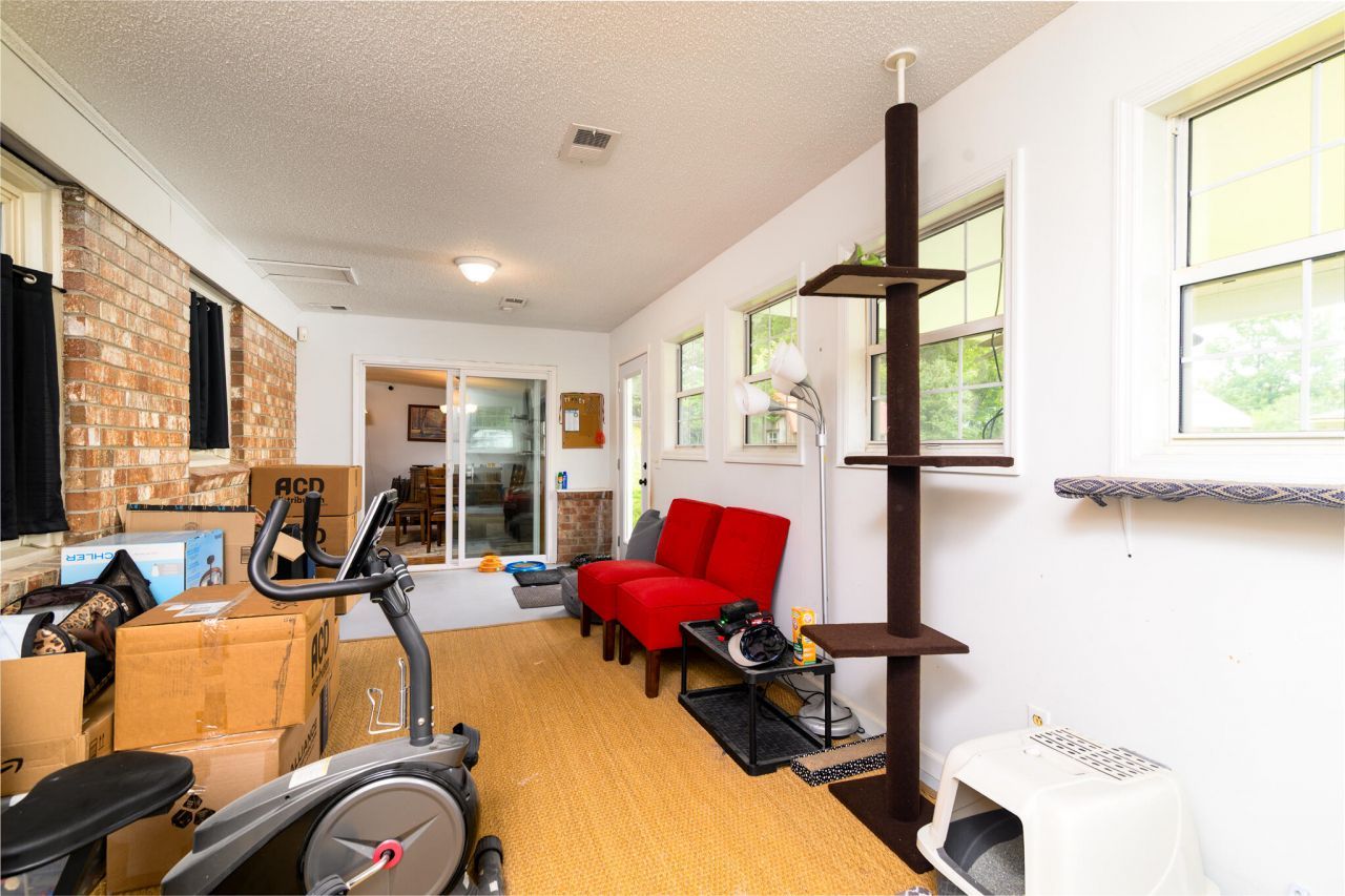 136 Blossom Street Photo 20