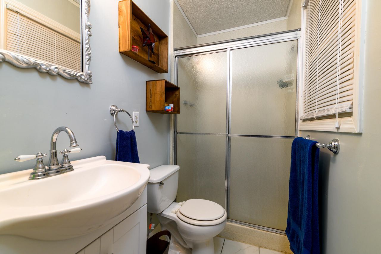 136 Blossom Street Photo 27