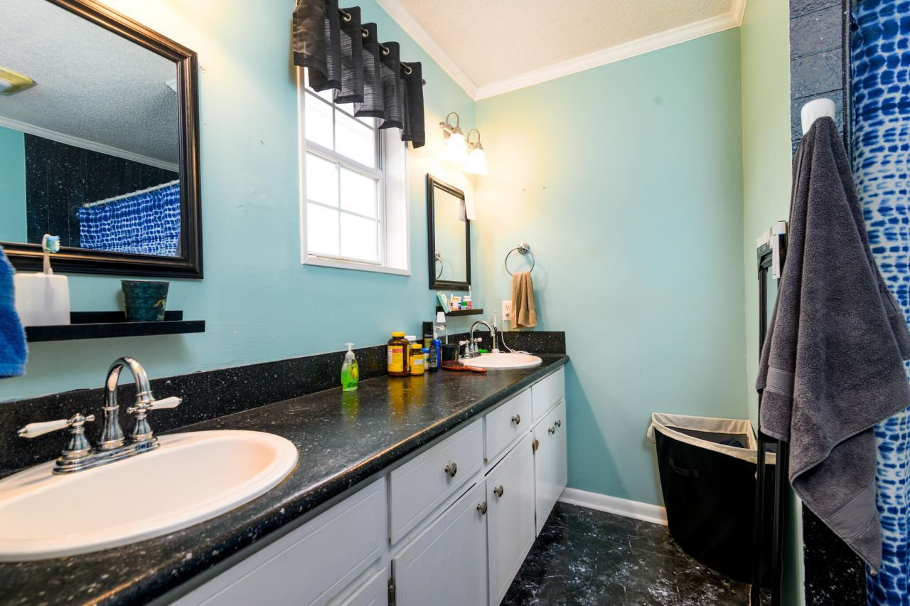 136 Blossom Street Photo 34