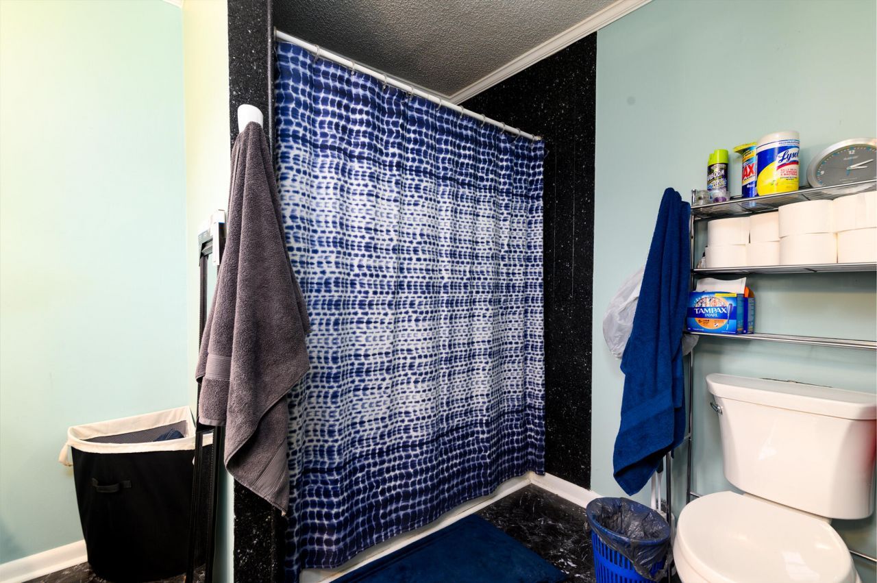 136 Blossom Street Photo 35