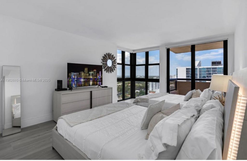 2555 Collins Ave, Unit 2200, Miami Beach, FL 33140 Photo