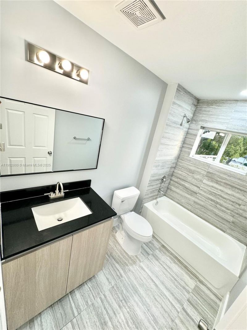 926 - 932 NW 2nd St, Fort Lauderdale, FL 33311 Photo