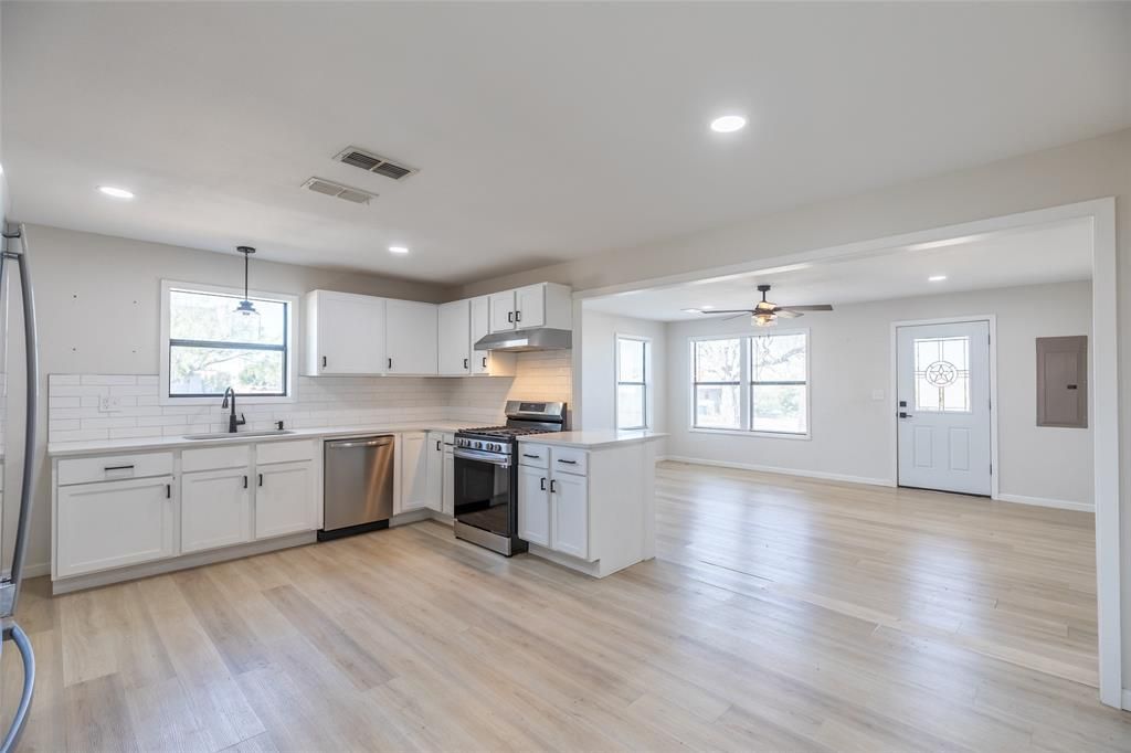 411 W New Mexico Avenue, Sweetwater, TX 79556 Main Photo