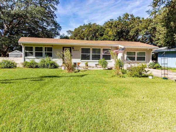 5607 Fairview Dr, Pensacola, FL 32505