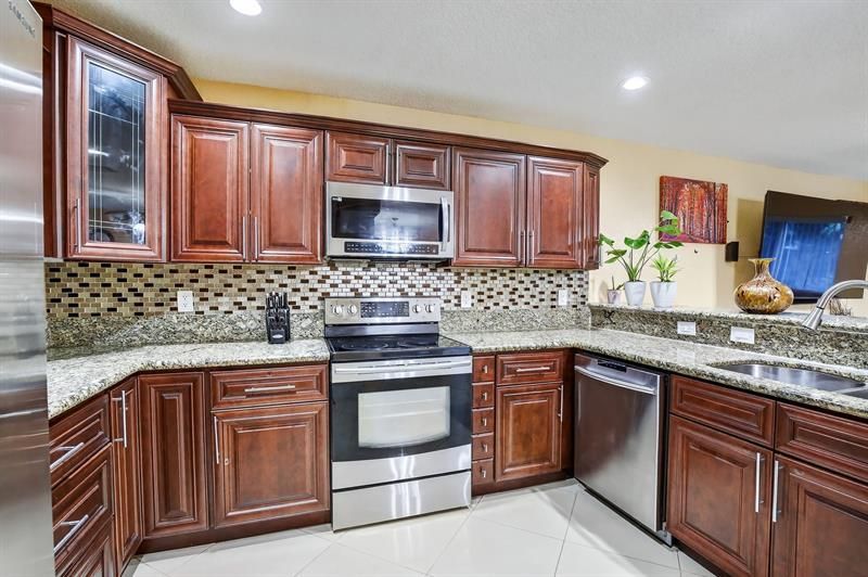 5449 NW 95th Avenue, Sunrise, FL 33351 Photo