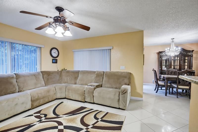 5449 NW 95th Avenue, Sunrise, FL 33351 Photo