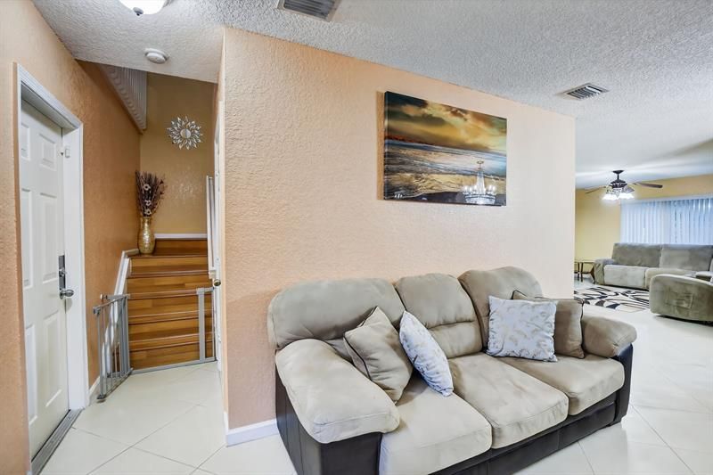 5449 NW 95th Avenue, Sunrise, FL 33351 Photo