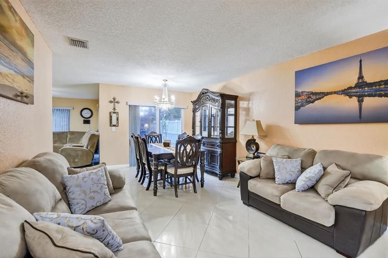 5449 NW 95th Avenue, Sunrise, FL 33351 Photo