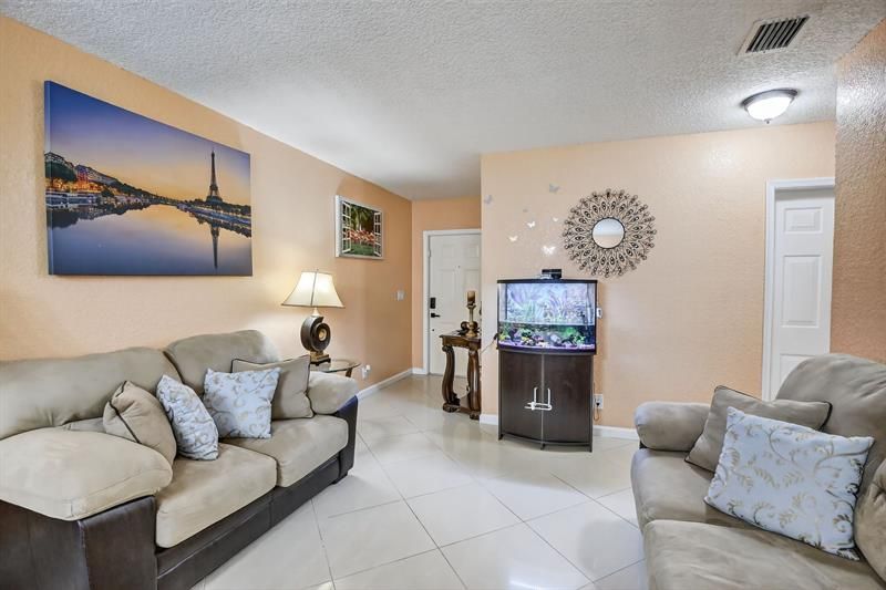 5449 NW 95th Avenue, Sunrise, FL 33351 Photo