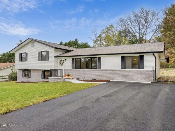 6741 Heatherbrook Drive, Knoxville, TN 37931