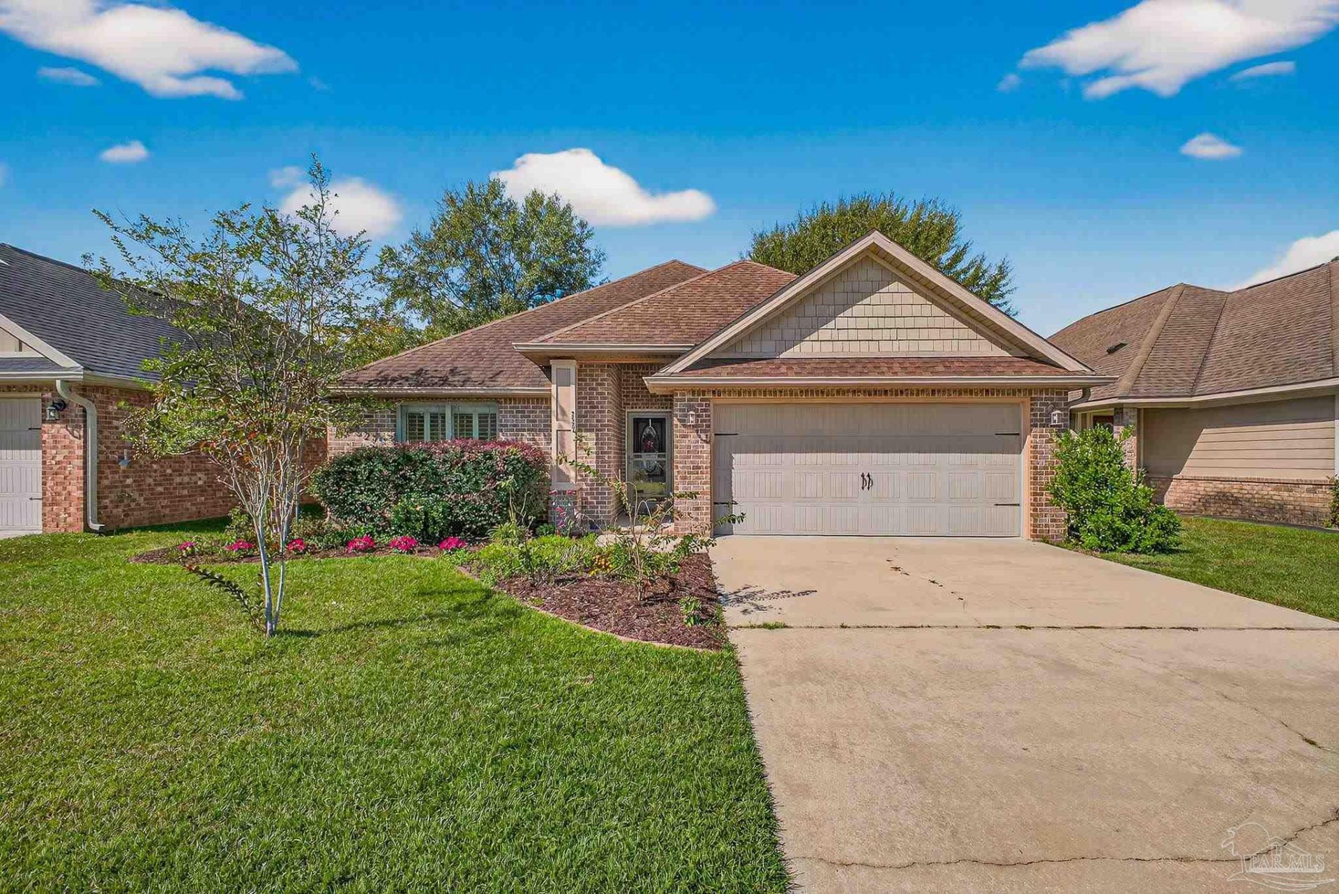 2527 Fiddlers Cir, Cantonment, FL 32533 Main Photo
