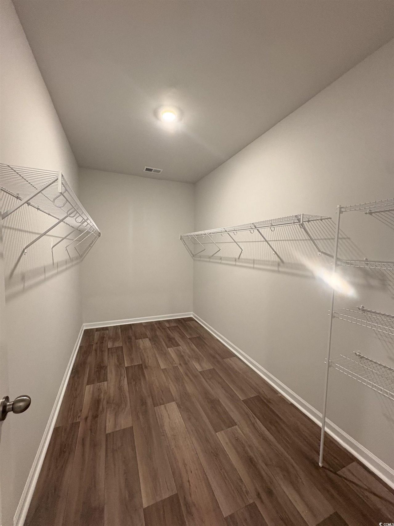 820 Wapama St. Photo 7