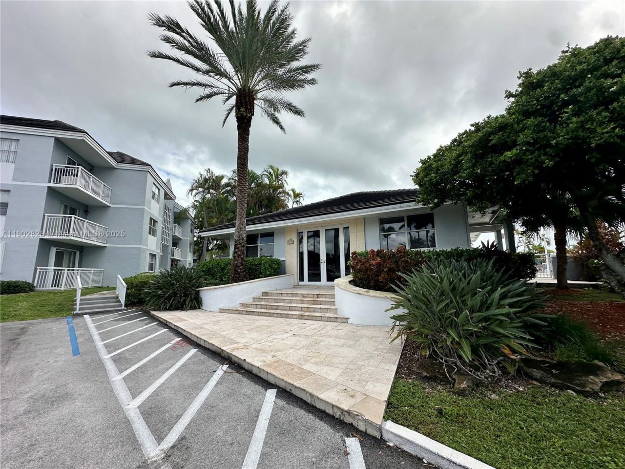 8640 SW 212th St, Unit 307, Cutler Bay, FL 33189 Photo