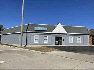 22301 Kelly Road, Eastpointe, MI 48021
