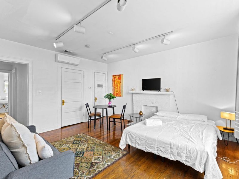 854 N High Street, Unit E, Columbus, OH 43215 Photo 5